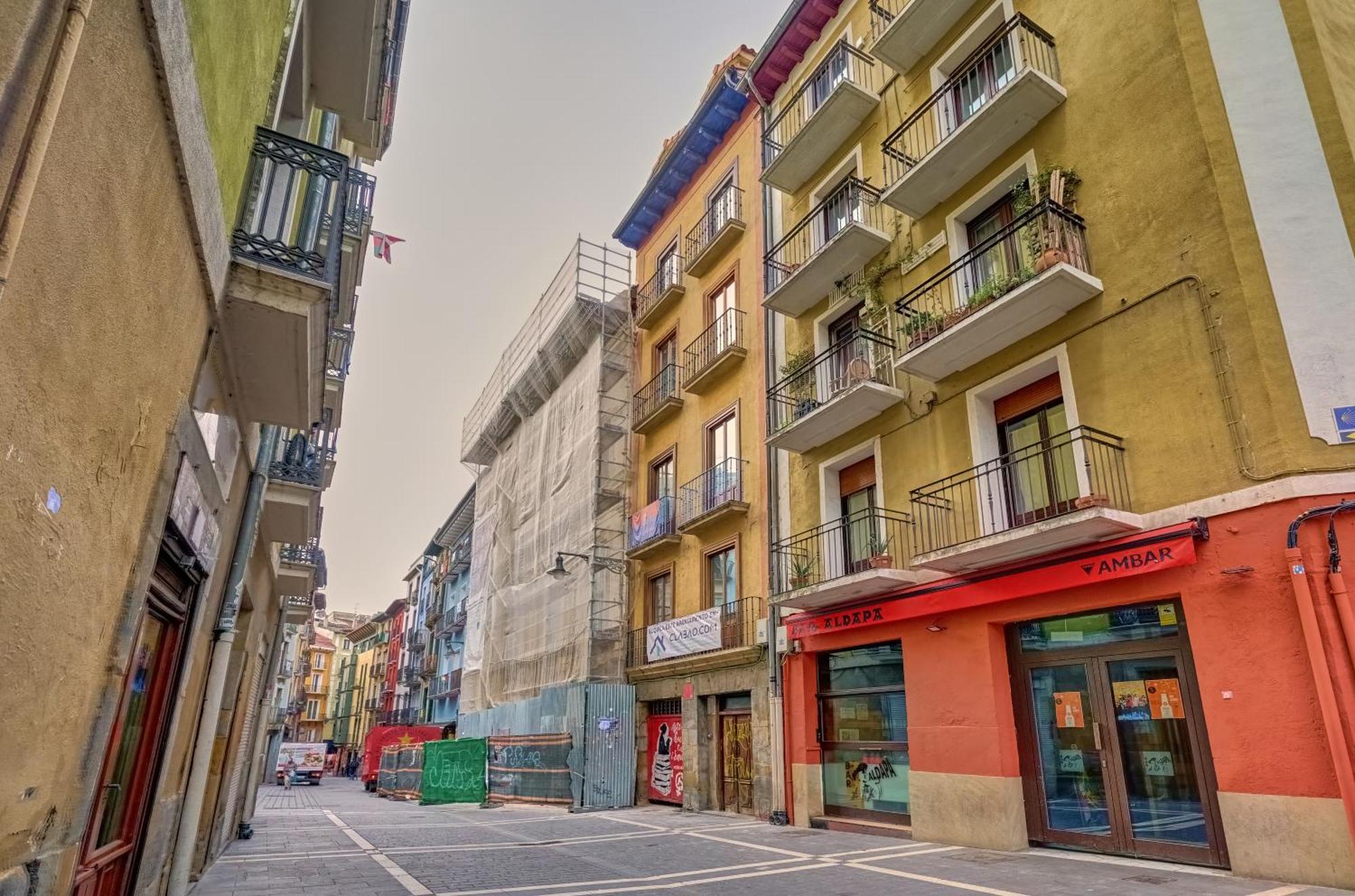 El Navarro Suite By Clabao Pamplona Exterior photo