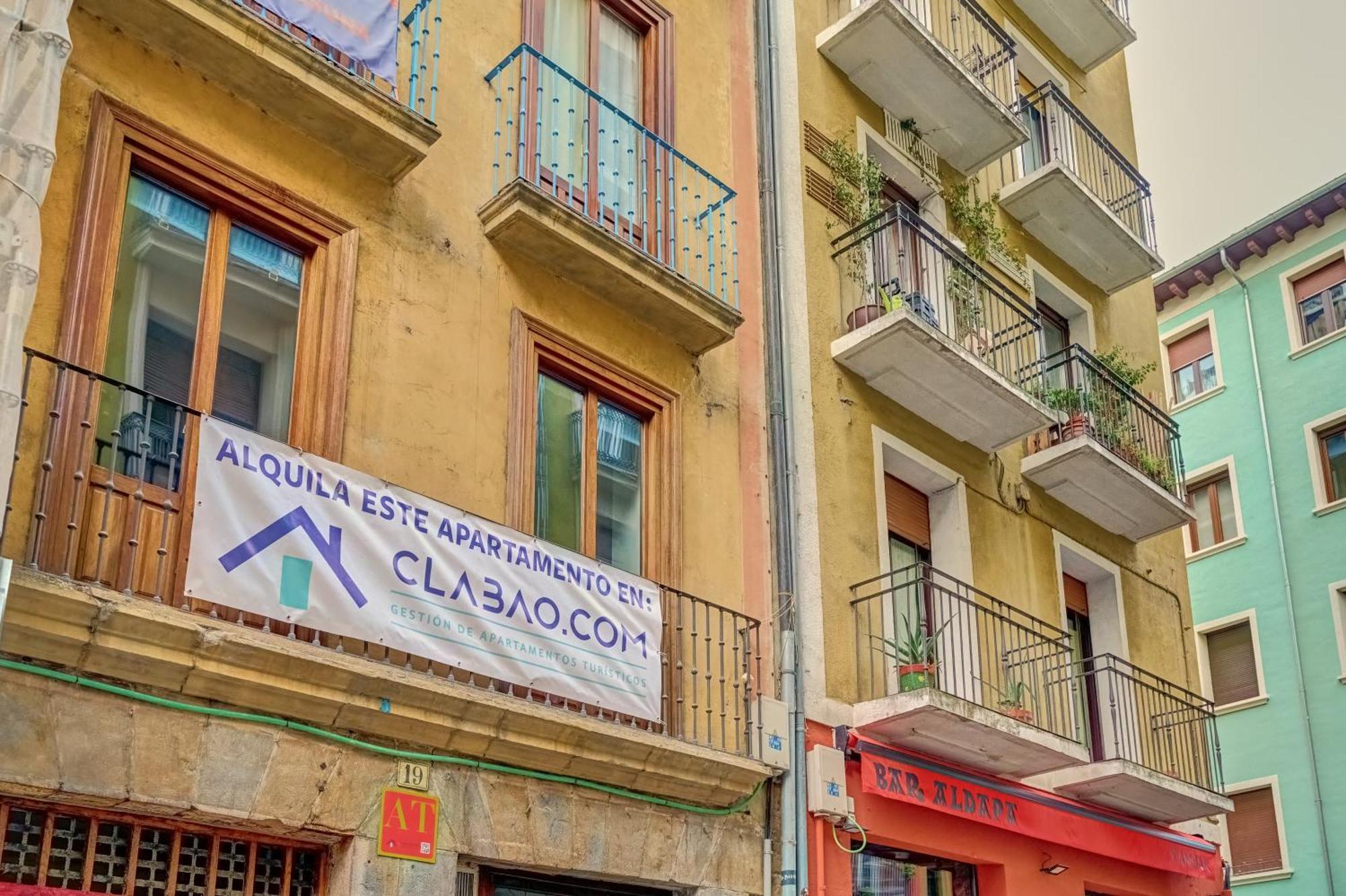 El Navarro Suite By Clabao Pamplona Exterior photo